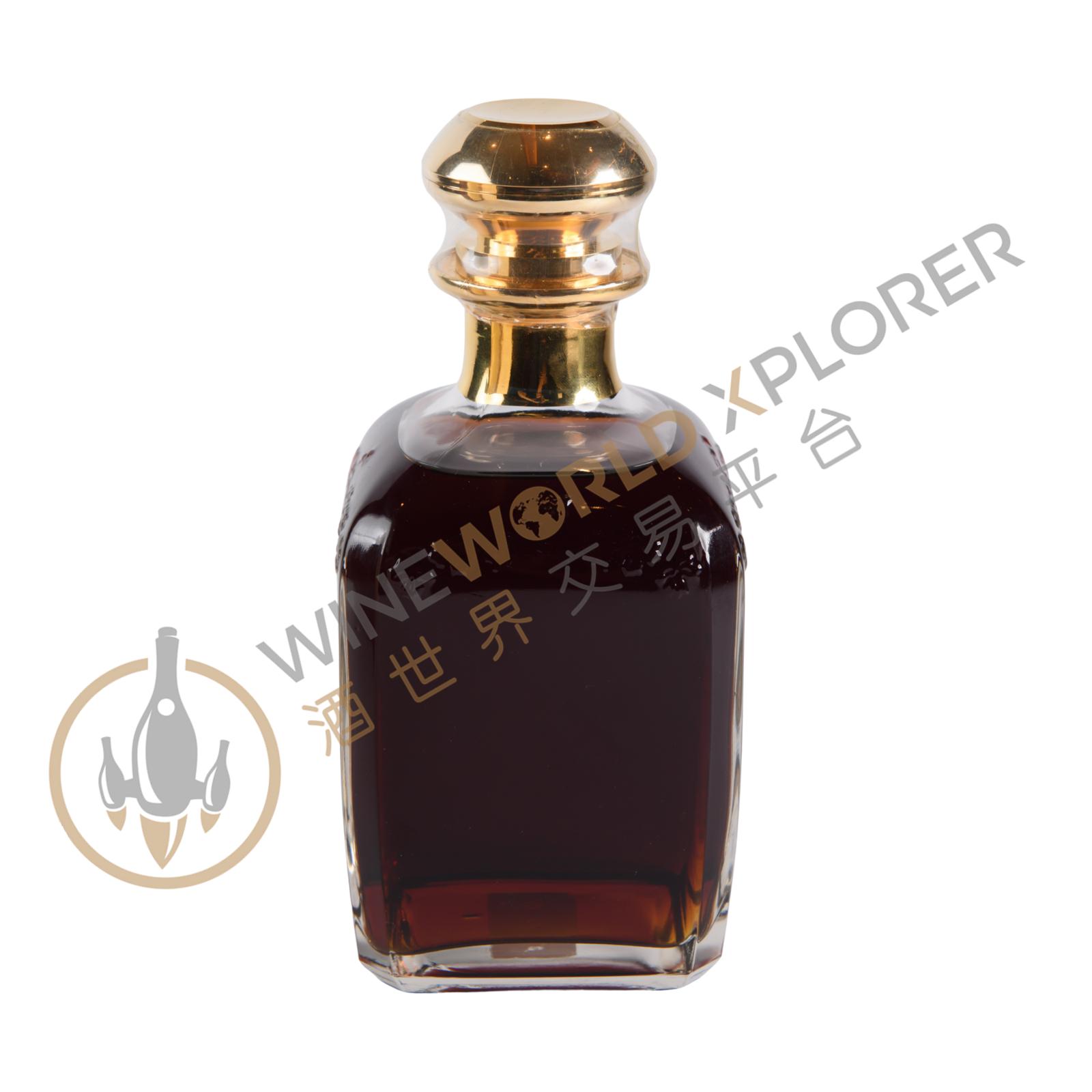 Hennessy, Library Tome Red Book Cognac NV